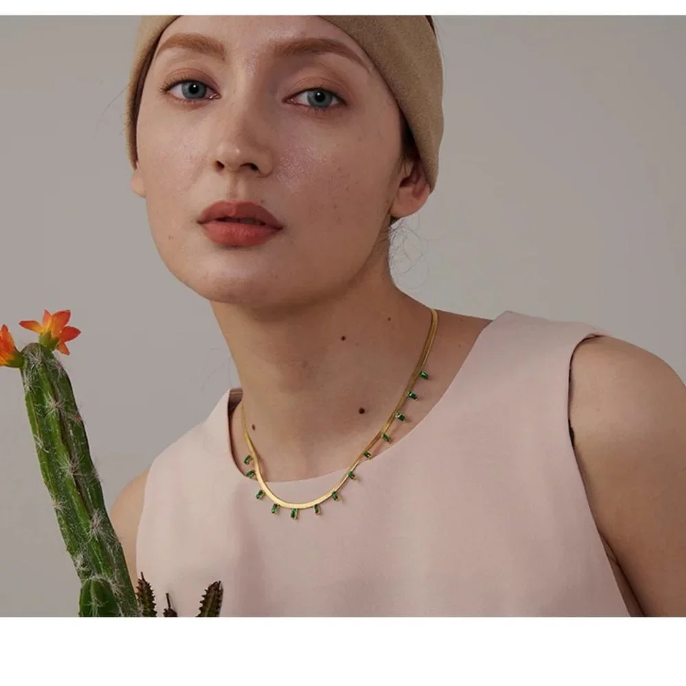 NEW 18K Gold Plated Green Baguette Stone Flat Herringbone Necklace - Picture 4 of 7